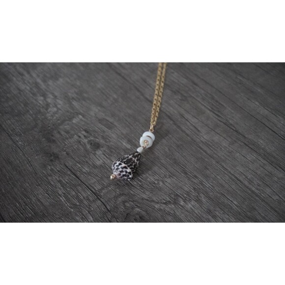 Real Cone Shell Necklace - Picture 4 of 7